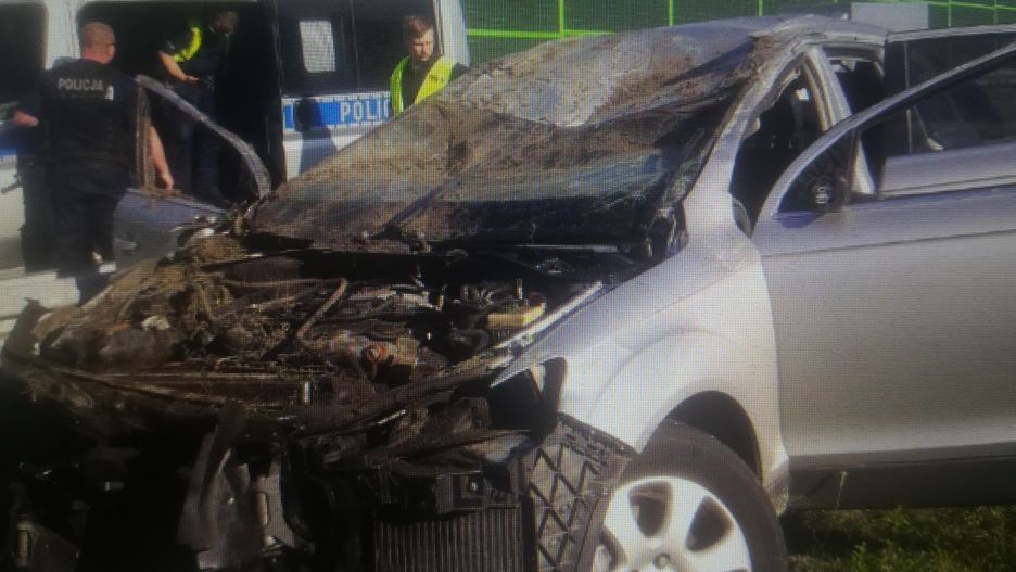 Wypadek na autostradzie A1. Poszukiwani sami przyszli na policję. Tłumaczyli, że uciekli "na stopa"