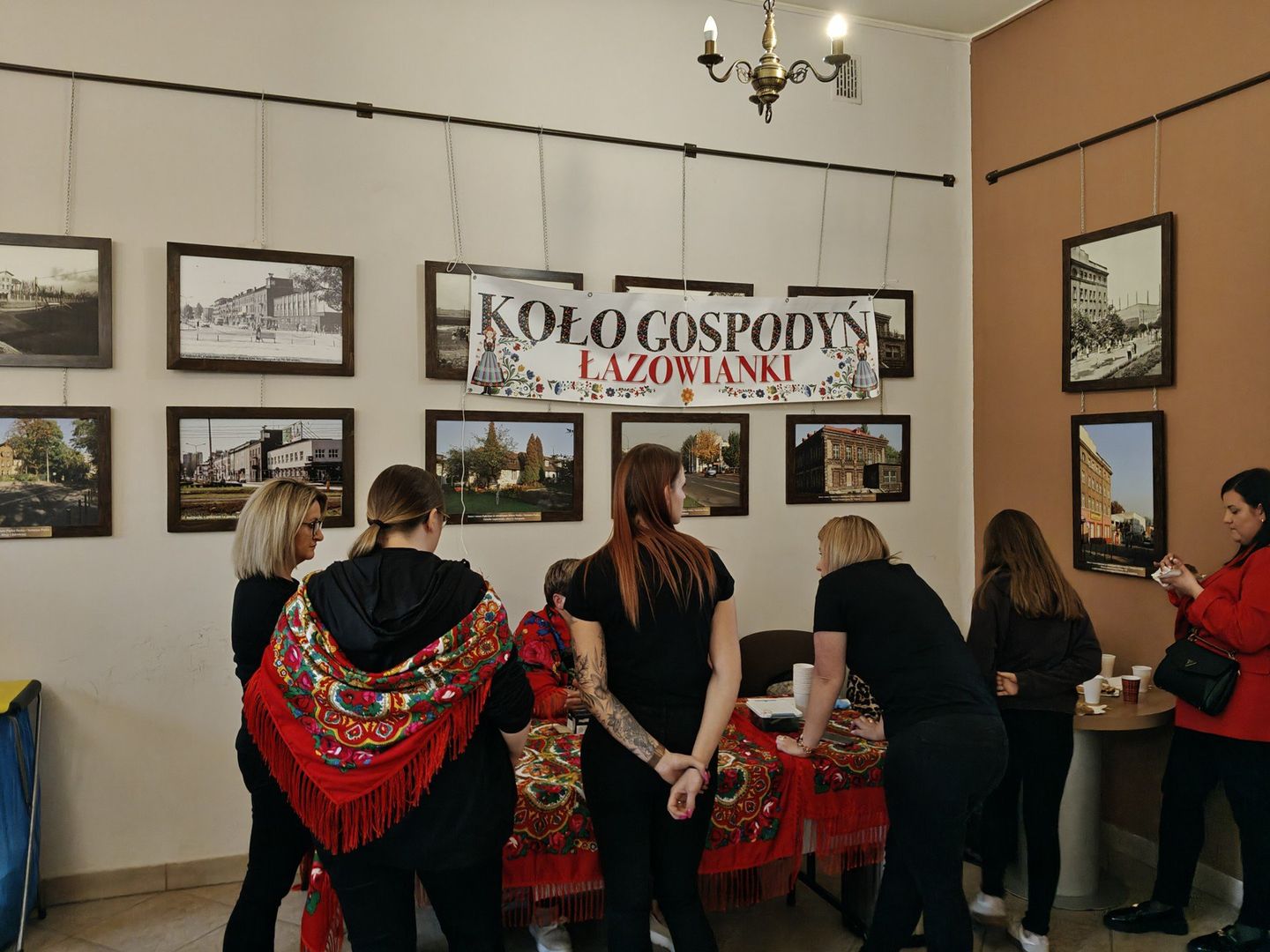 Kliknij w strzałkę, aby zobaczyć następne zdjęcie -&gt;