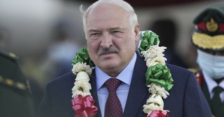 "Boi się zabiegu". Ujawnia, na co choruje Łukaszenka