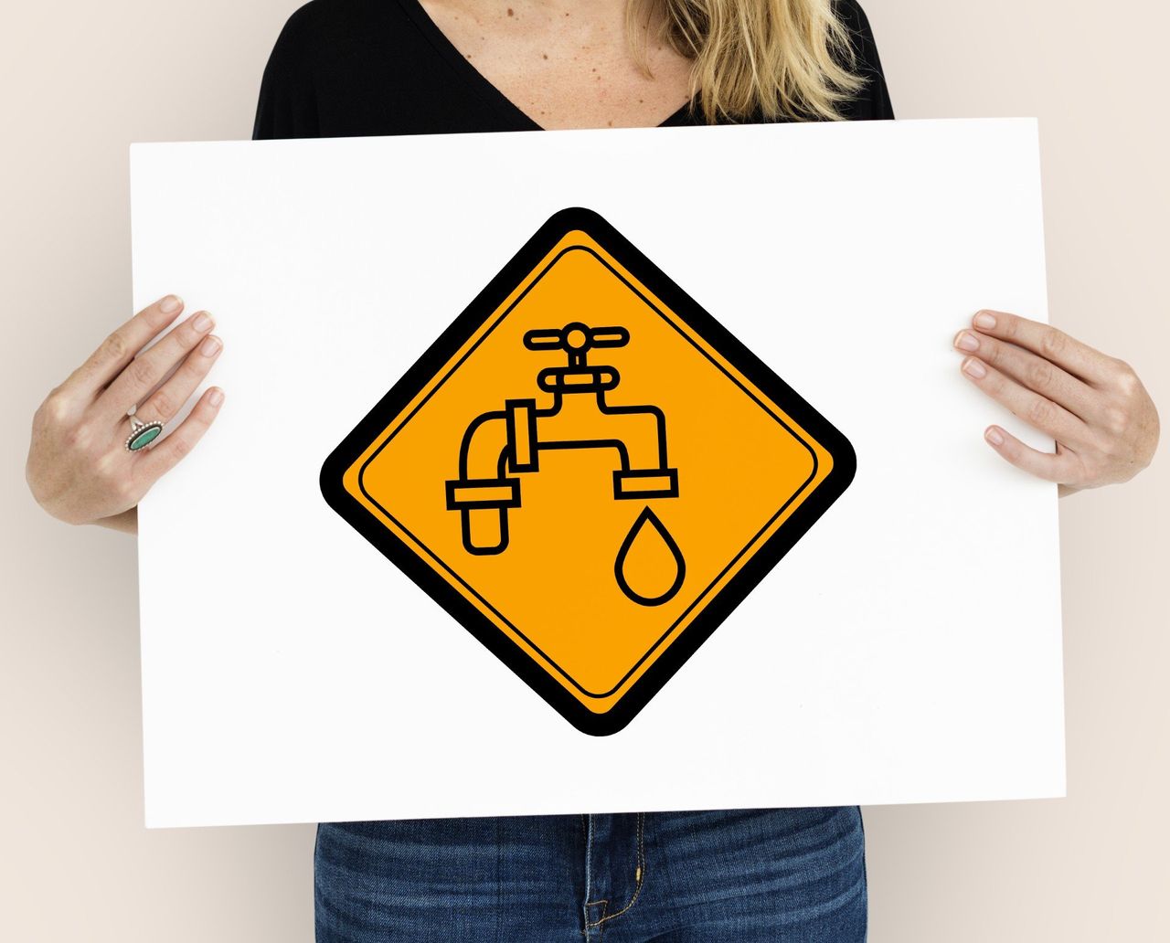 Dolsk: Alarm w gminie. Woda w kranach nie nadaje się do spożycia