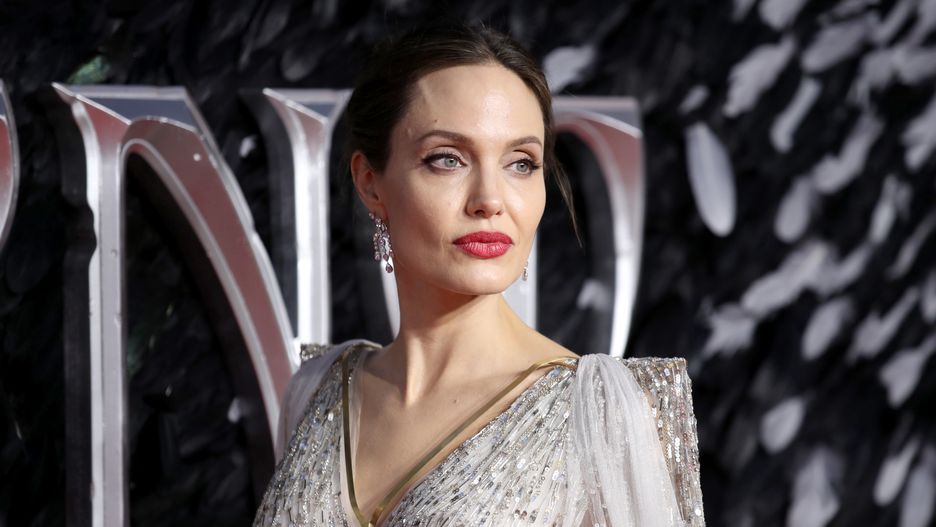 Angelina Jolie chce pozbyć się prezentu od Brada Pitta.