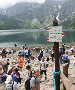 "Zupa turystyczna" nad Morskim Okiem. W górach sypią się mandaty