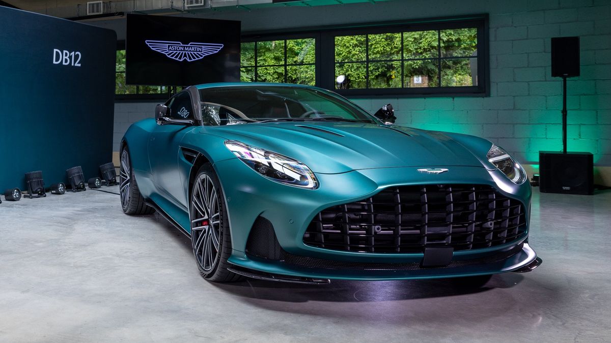 Aston Martin DB12 – polska premiera