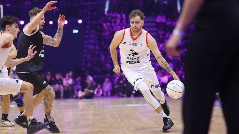 Tomasz Tomanek w akcji w czasie pierwszej edycji Shaq Presents All Stars League w Gliwicach w marcu 2025 roku.
