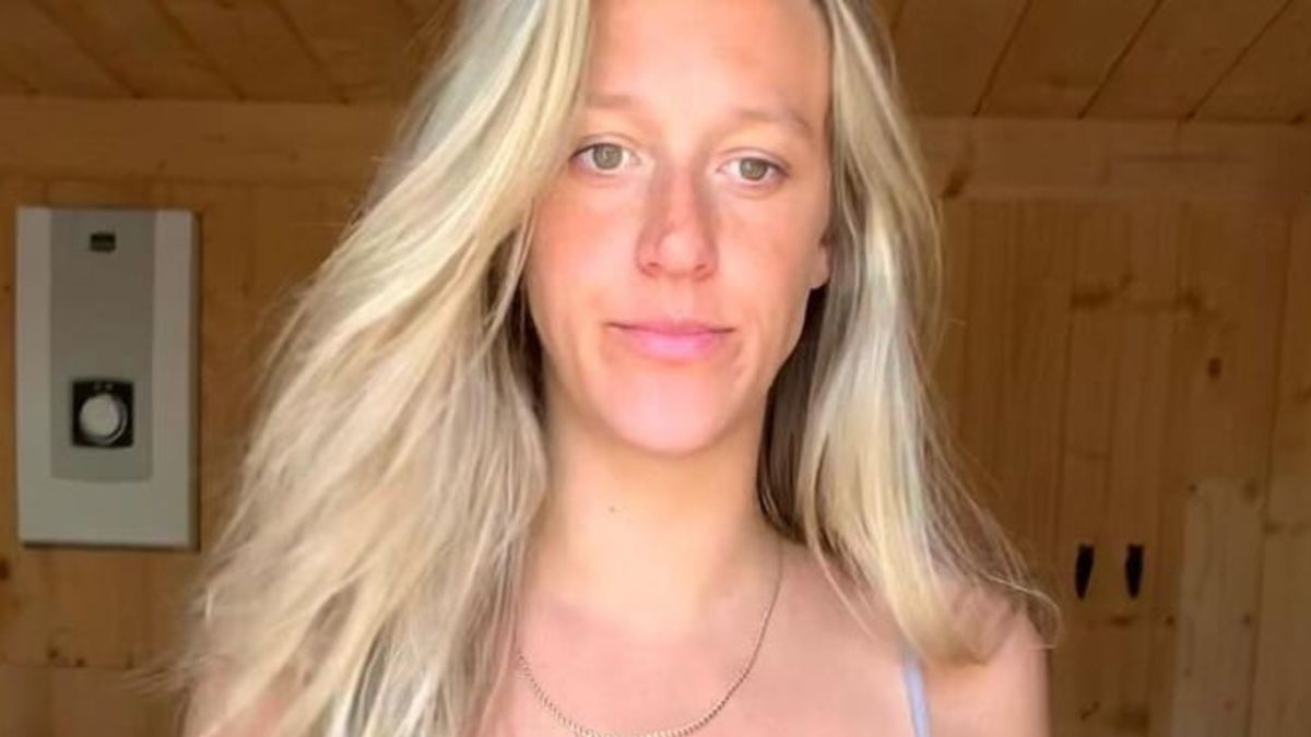 Aleksandra Żebrowska pokazała brzuch po cesarskim cięciu i kpi: "Poród przez GARDŁO" (FOTO)