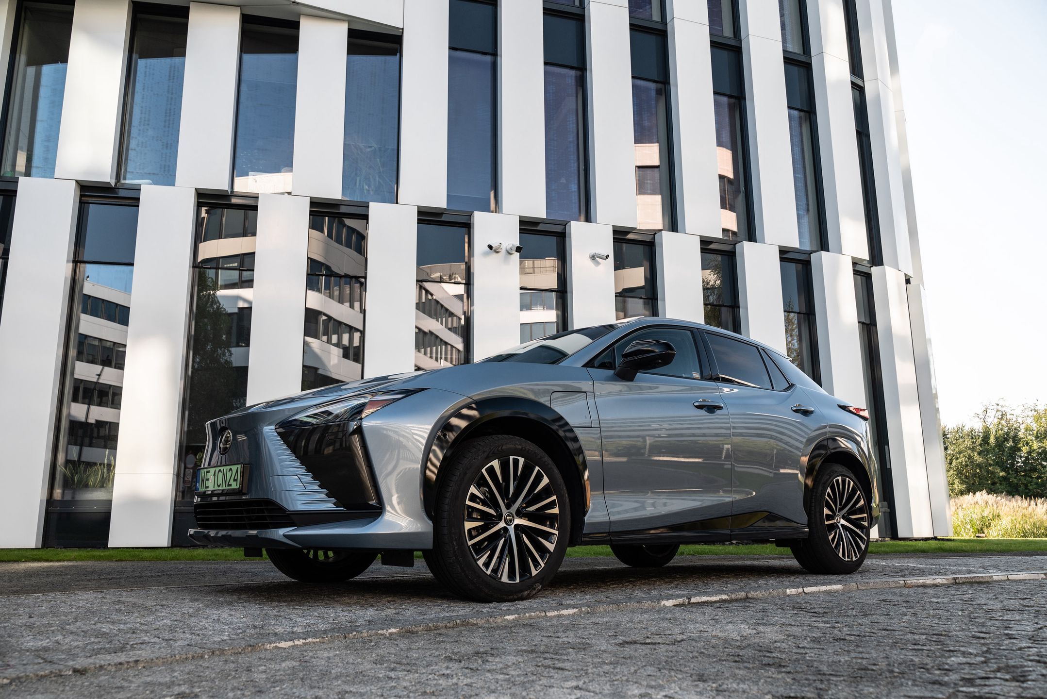 Lexus RZ