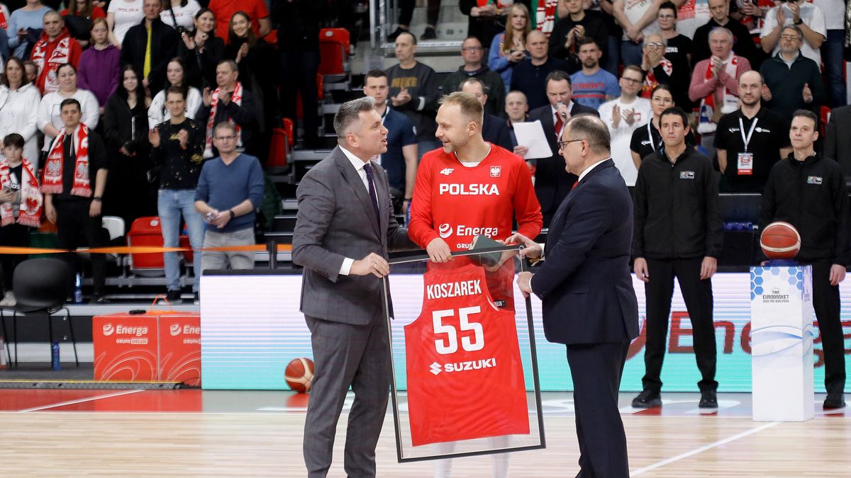 Sosnowiec, 23.02.2023. Zawodnik reprezentacji Polski Łukasz Koszarek przed meczem preeliminacyjnym do mistrzostw Europy koszykarzy 2025, 23 bm. w Sosnowcu. (js) PAP/Zbigniew Meissner