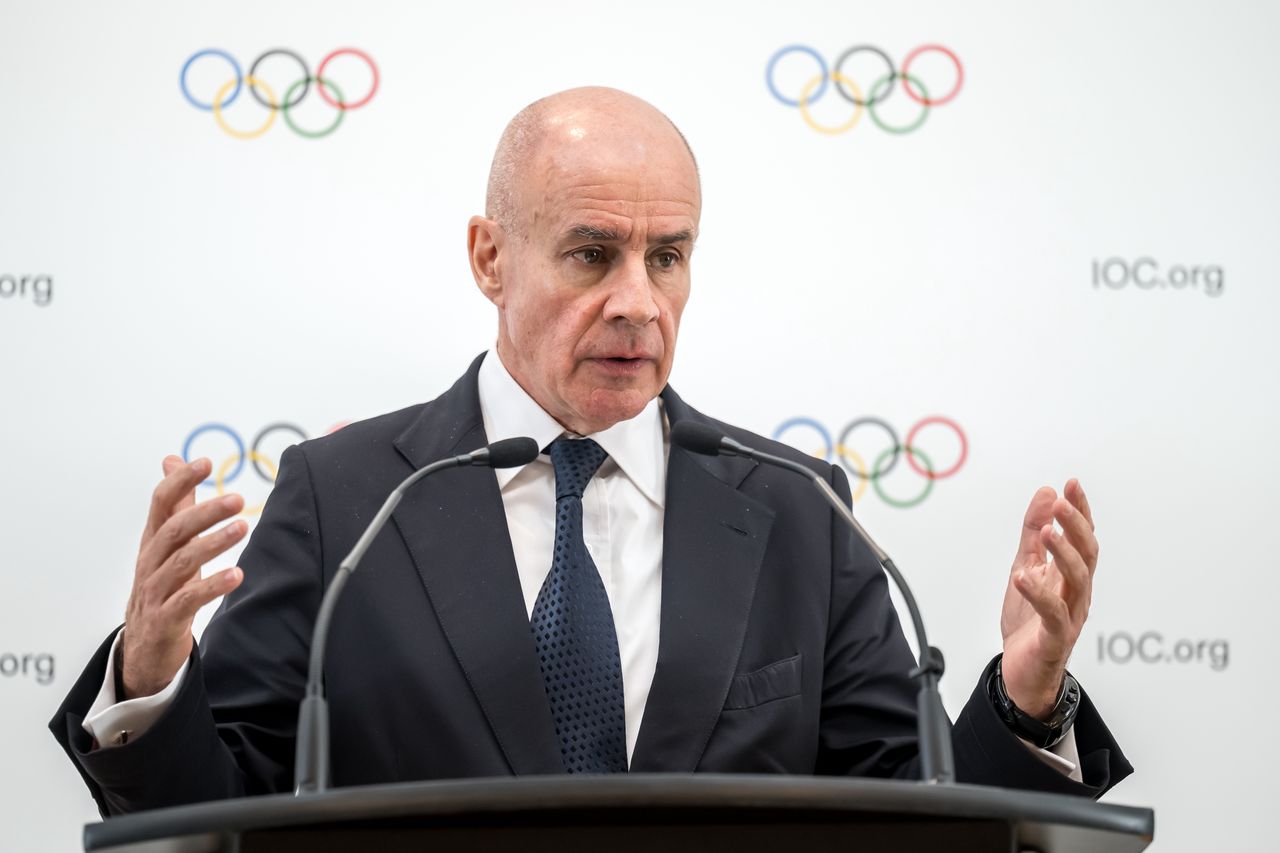 Johan Eliasch supports the participation of Russian athletes in the Winter Olympics.