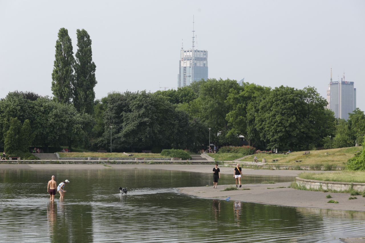 Warszawa. W poniedziałek może padać, ale będzie też słonecznie [zdj. ilustracyjne] 