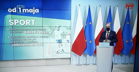 Otwarcie stadionów od 15 maja w ścisłym reżimie sanitarnym. Premier ujawnia zasady i limity osób