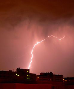 Pogoda. Nad Polskę nadciągają opady i gwałtowne burze