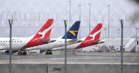 "Przerażający moment". 17-latek wtargnął do samolotu w Australii