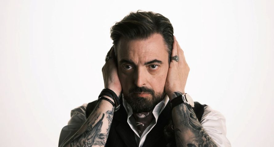 Ilu widzów miało late show Sekielskiego?  Po zmianie pasma widownia zmalała