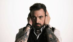 Ilu widzów miało late show Sekielskiego?  Po zmianie pasma widownia zmalała