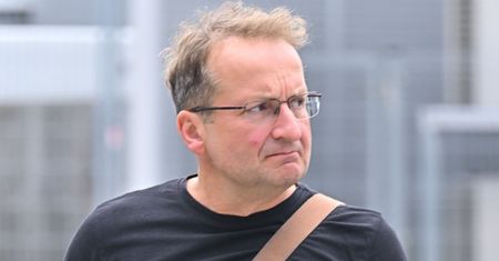 Robert Górski rozpętał aferę słowami o kobietach w kabaretach. Internauci grzmią: "Kładą panów NA ŁOPATKI"