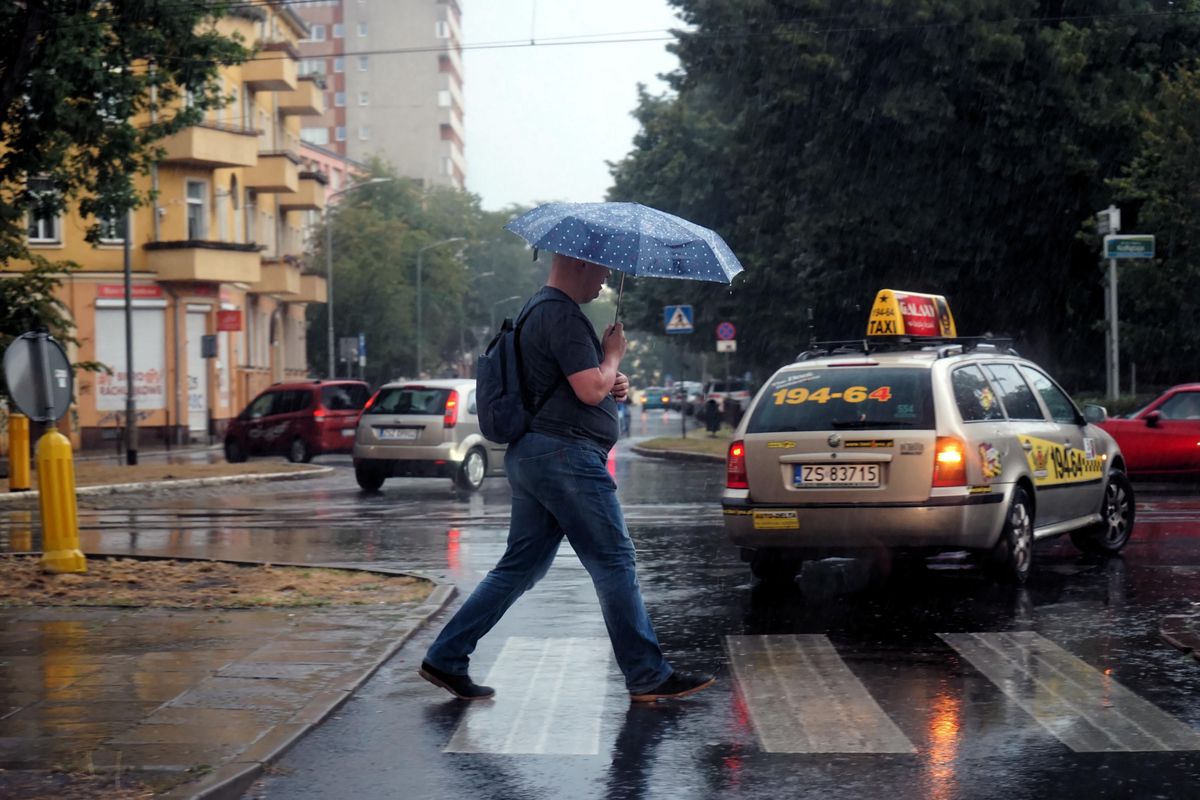 Pogoda. Sobota słoneczna, ale z opadami deszczu. Od niedzieli znaczne ochłodzenie / foto ilustracyjne