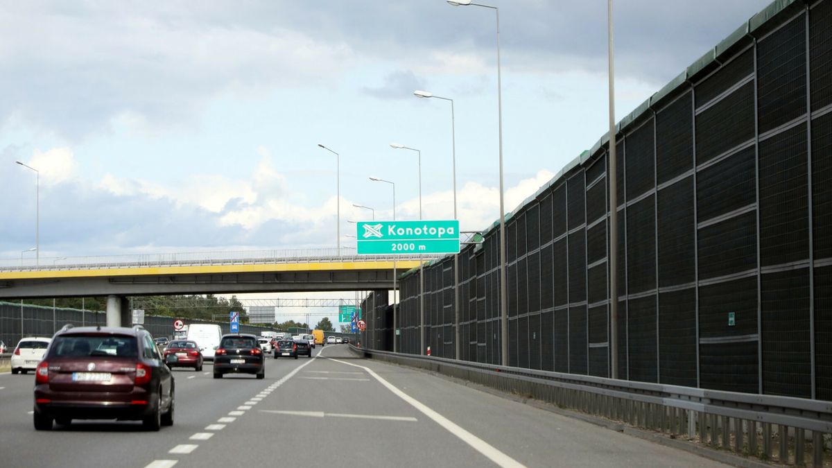 Budowa Po?udniowej Obwodnicy Warszawy
Fot. Piotr Molecki/East News, Konotopa, 17.07.2019. Kolejny dzien poszukiwan 5-letniego Dawida Zukowskiego. 
N/z  droga ekspresowa S2, okolice wezla Konotopa
Piotr Molecki