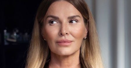 Hanna Lis już je nosi. W tym sezonie nie ma modniejszych spodni dla dojrzałych kobiet