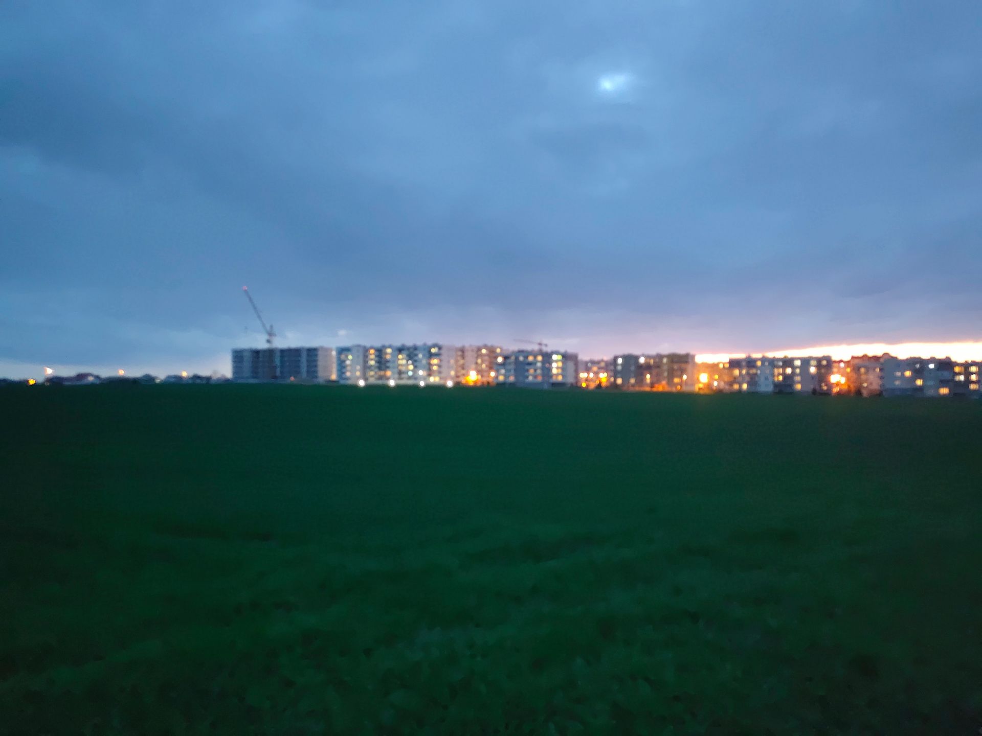 vivo NEX 3S 5G to telefon tak piękny, że nie mieści się w... ręce [TEST] 13