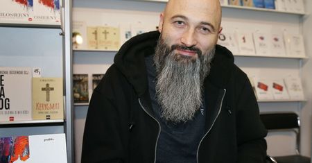 Ks. Olszewski chce być drugim Rydzykiem. "Fundusz Ziobry" przyznał mu 100 mln zł