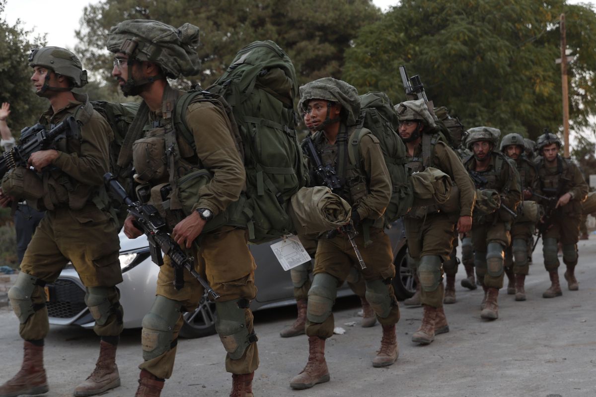 Izraelskie wojsko zmobilizowało około 360 tysięcy rezerwistów, aby przyłączyli się do walki z Hamasem
