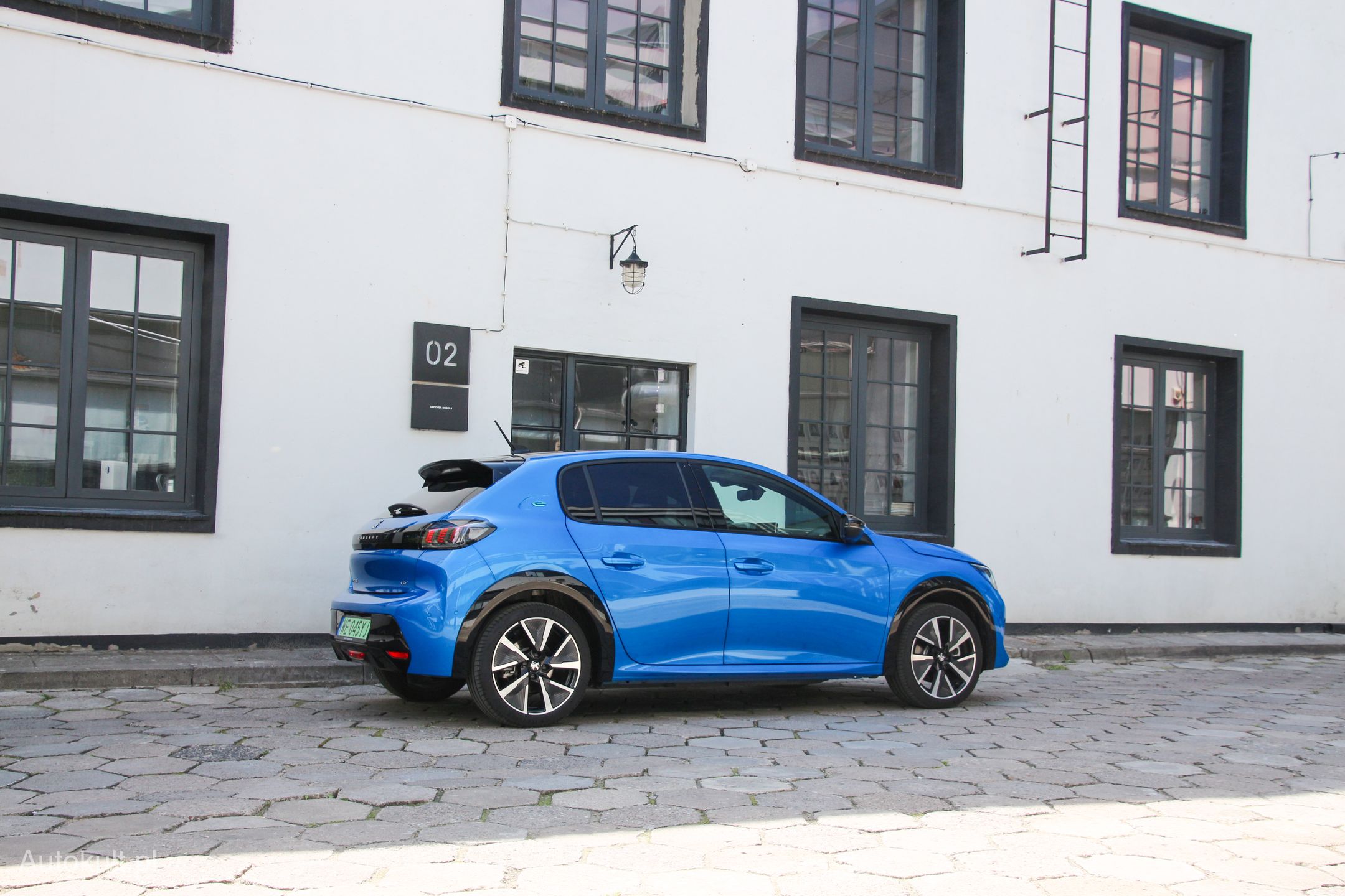 Peugeot e-208 wygląda prawie jak zwykłe 208