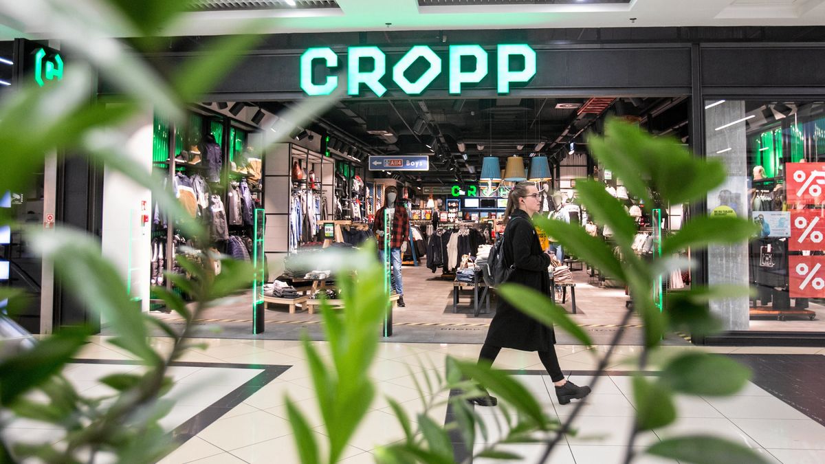 Cropp wprowadził akcję promocyjną, którą internauci skojarzyli z papieżem 