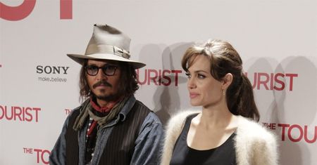 Nowy film Jolie i Deppa TO KLAPA!