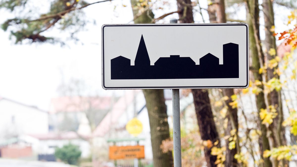 droga, jazdy, kierunek, nawigacja, niebieski, prawo, przejazd, ruchu, samochód, ulica, znak, ograniczenie, przyspieszenia, tempo, urodziny, hamulec, ostrożnie, ruch, drogowy, drogowe, informacja, kara, limit, kodeks, policja, mandat, transport, jedno, jedna, zamieszkana, osiedle, uliczka, bez, zamieszkania, obszar, zabudowania, d42, d-42, domki, domy