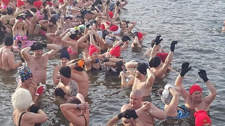 Moda, styl życia czy recepta na długowieczność? Metropolia morsami stoi!