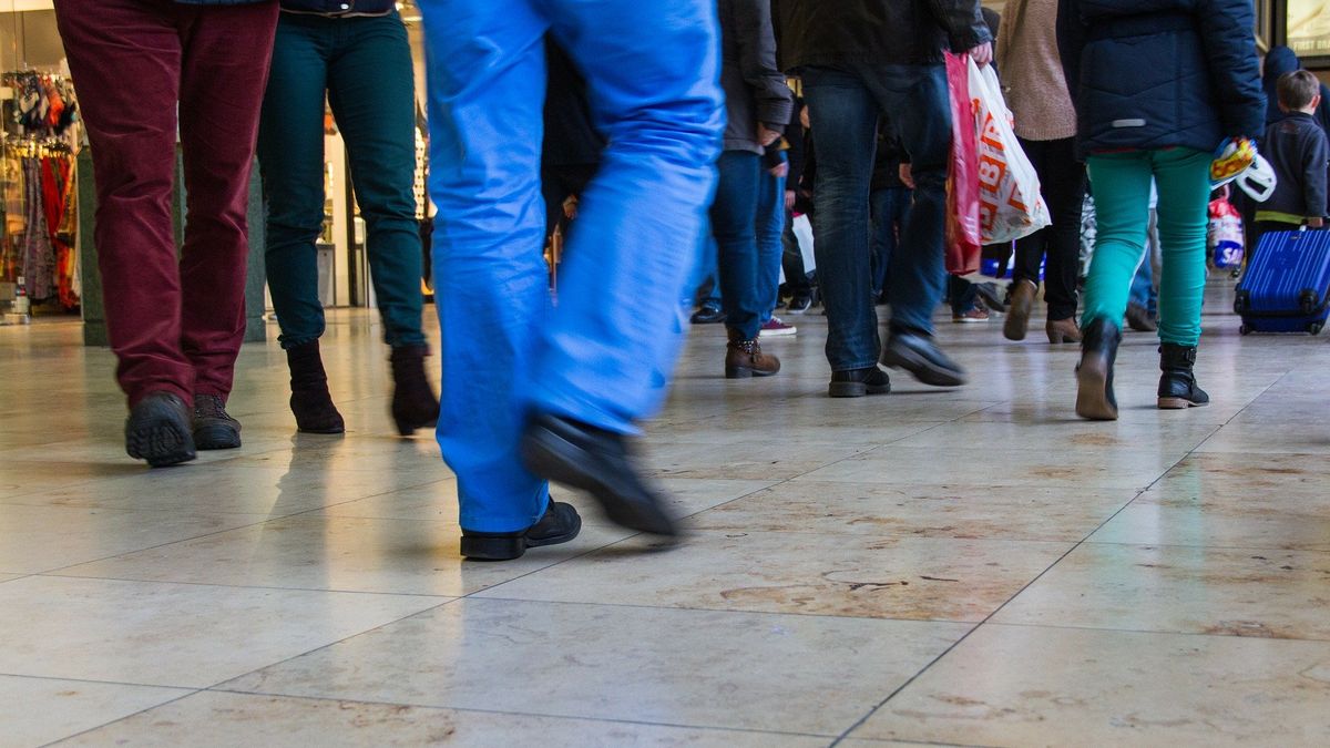 Wskaźnik ufności konsumenckiej spadł w kwietniu o 38 pp. 