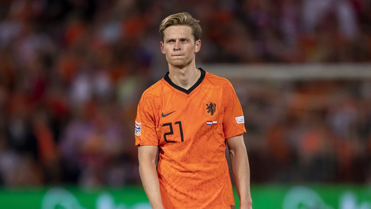 ROTTERDAM, NETHERLANDS - JUNE 11: Frenkie de Jong of Netherlands looks on during the UEFA Nations League League A Group 4 match between Netherlands and Poland at Stadium Feijenoord on June 11, 2022 in Rotterdam, Netherlands. (Photo by Perry vd Leuvert/NESImages/DeFodi Images via Getty Images)