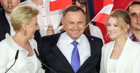 Wybory prezydenckie 2020. Andrzej Duda do zgromadzonych na wieczorze wyborczym: "Niech żyje Polska"