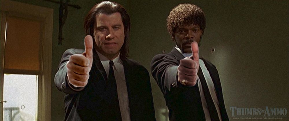 Nowy trend: kadry z kultowych filmów, na których broń zastąpiono aparatem z selfie oraz kciukiem do góry 13