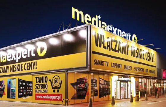 Kto reklamuje się najczęściej w tradycyjnych mediach? Lider pokazał ponad 1,3 mln reklam w 2025 roku