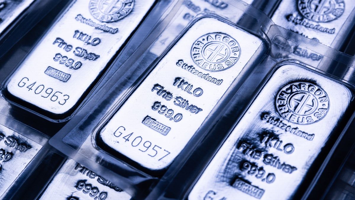 A display of one kilogram silver bars at Conclude Zrt bullion dealer arranged in Budapest, Hungary, on Thursday, Jan. 22, 2026. Gold closed in on $5,000 an ounce, with geopolitical risks and renewed threats to the Federal Reserve's independence supporting a record-breaking rally. Photographer: Akos Stiller/Bloomberg via Getty Images