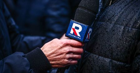 Imperium farmaceutyczne wycofuje reklamy z TV Republika