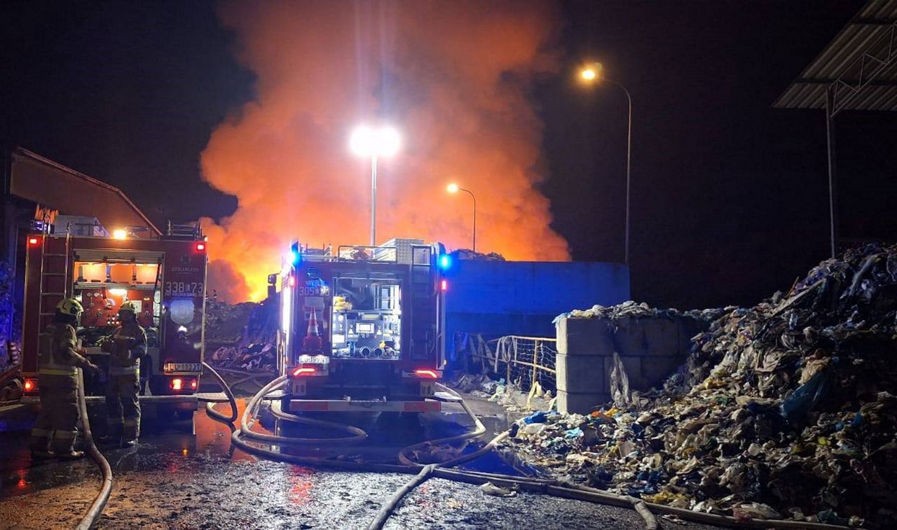 Pożar sortowni odpadów w Bełżycach. Prokuratura wszczęła śledztwo
