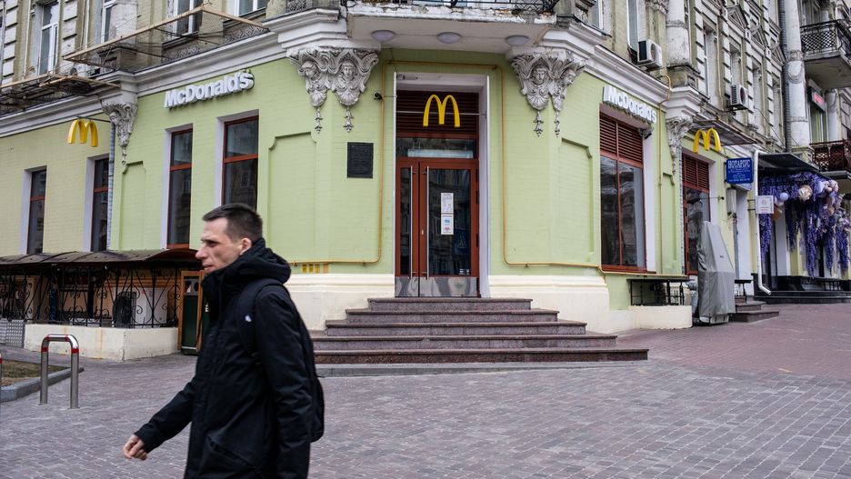 Life in Kyiv on Day 11 of Russia's Invasion of UkraineBloomberginvasion, quiet, european, ukrainian, ukrrus22, deserted, business news, eastern european countries, unrest, industries, consumer goods, war, conflict, crisis, emea, food stores, consumer discretionary, restaurants
