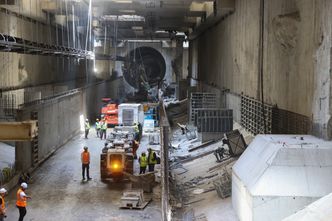 Wielki kret wybudzony. Start kluczowego etapu "najważniejszej inwestycji kolejowej w Polsce"