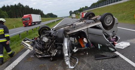 Odszkodowanie po wypadku może być wyższe. Ubezpieczyciel powinien zapłacić za opiekę najbliższych