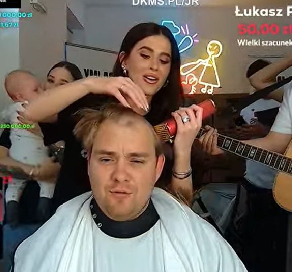 Roxie Węgiel ogoliła męża w szczytnym celu 