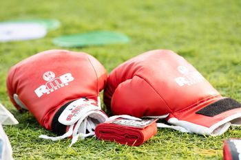 Bisłystok: Adam Bagiński mistrzem Polski juniorów w boksie. Remis Łukasza Szczepaniaka w Berlinie