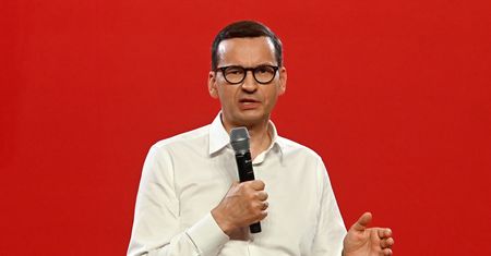 Premier uderza w Senat. Błyskawiczna reakcja, w sieci burza