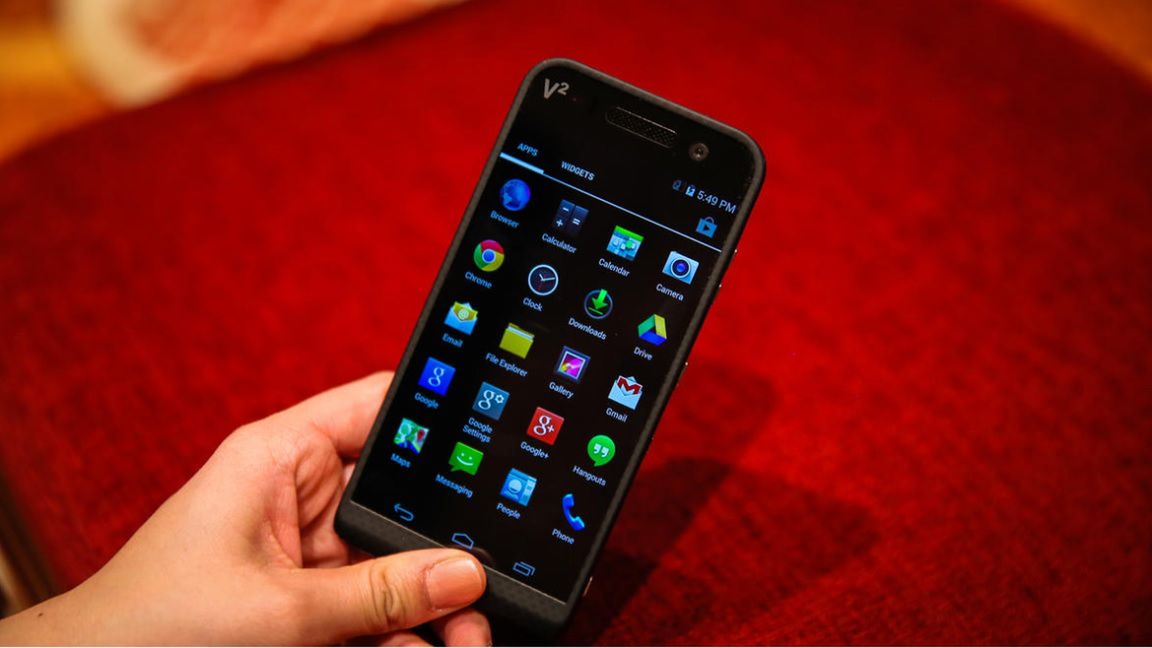 Saygus V2 jest wodoodporny, ma w sumie 34MP, do 320GB i głośniki Harman Kardon! 3