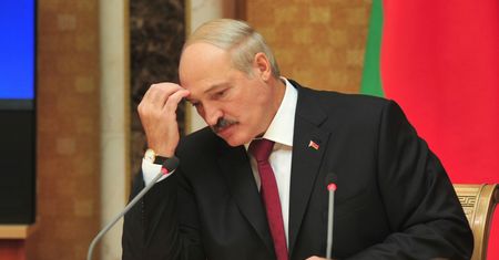 Na stole leży "opcja atomowa" wobec Łukaszenki. Polski rząd musi jednak bardzo uważać