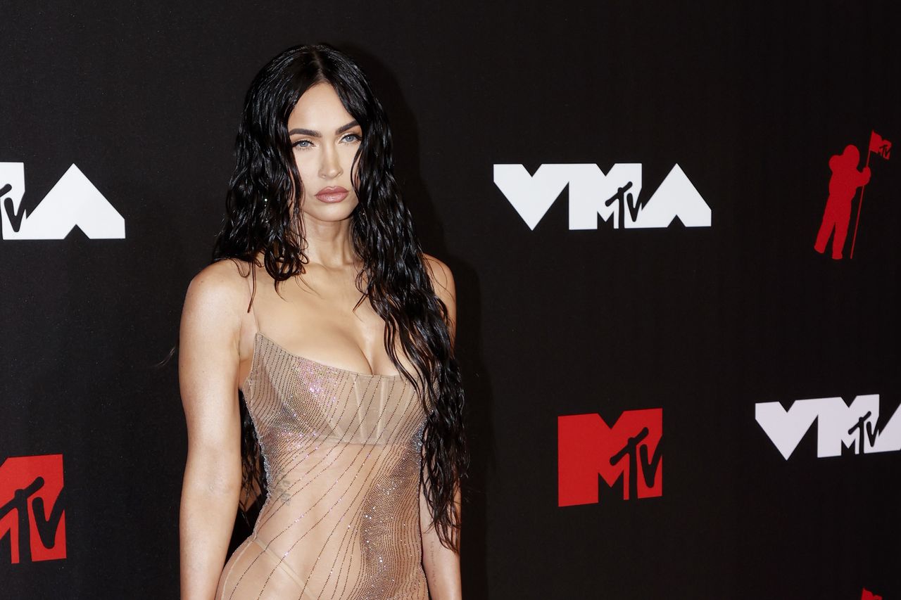 Megan Fox w przeźroczystej sukience na MTV VMA. Była niemal naga!
