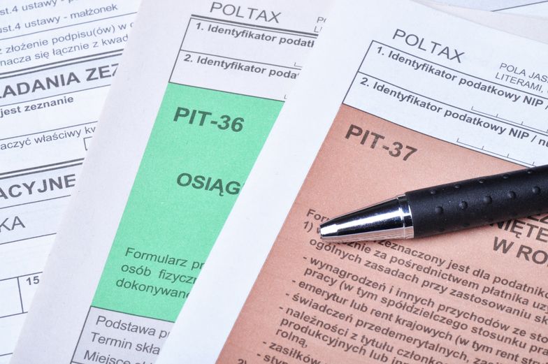 PIT złożony po terminie. Takie kary grożą za spóźnienie