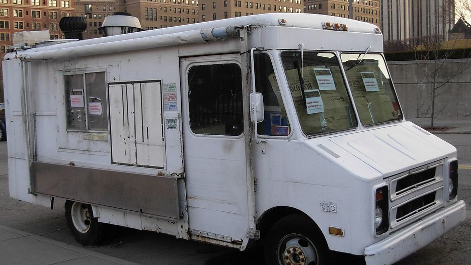 Nieszczęśliwy wypadek w Norwegii. Dwie kucharki leżały przez wiele dni martwe wewnątrz mobilnego lokalu gastronomicznego z jedzeniem na wynos