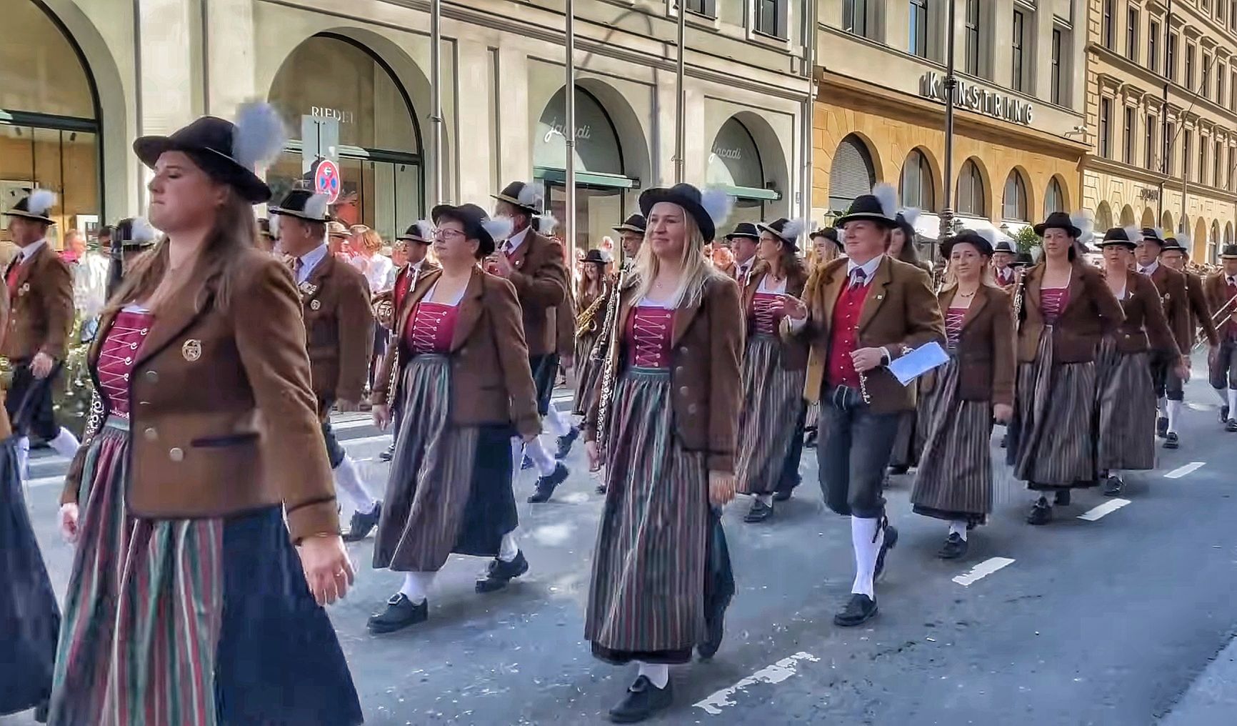Oktoberfest rozpoczyna wyjątkowy pochód